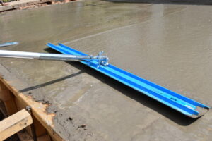 OX Pro 1200mm Aluminium Bullfloat with 1300 - 2400mm Extendable Handle